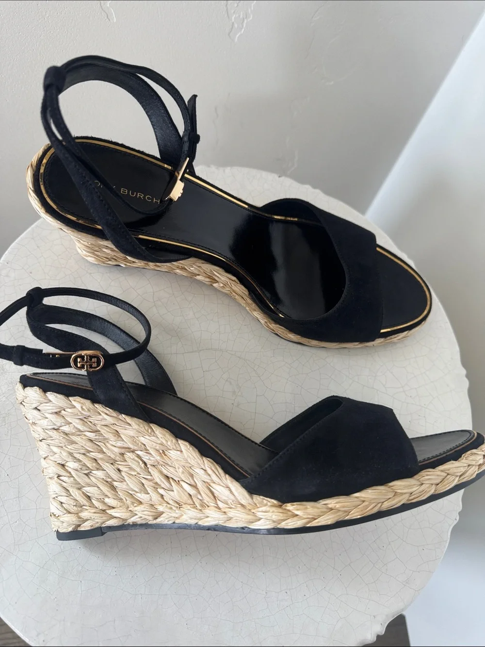 Tory Burch Black Leather Suede Espadrille Wedge Sandals Gold Accents Size 10 EUC